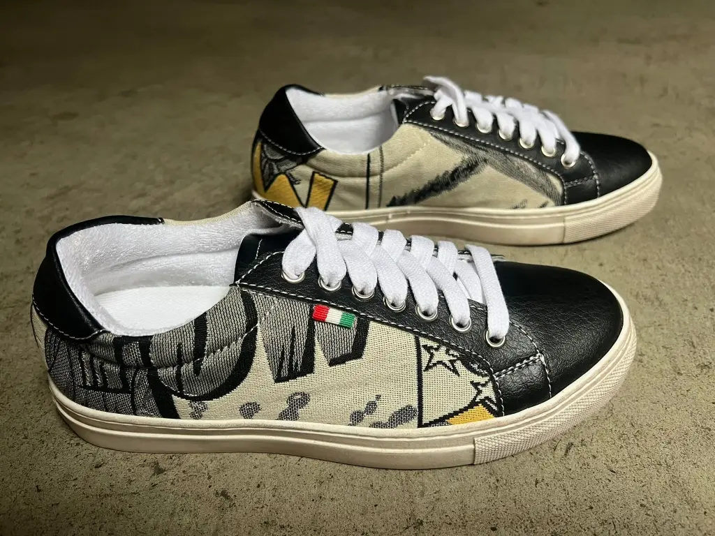 WoW Sneaker Black Ecru