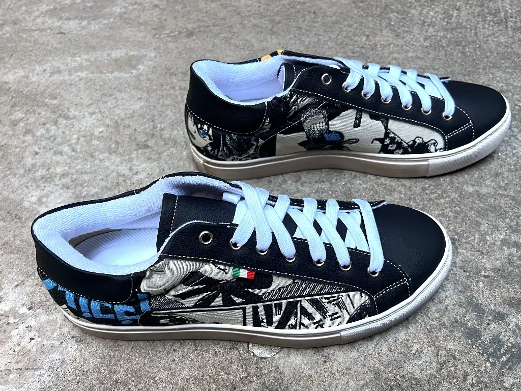 [27MBE42] Manga Sneaker Black Ecru