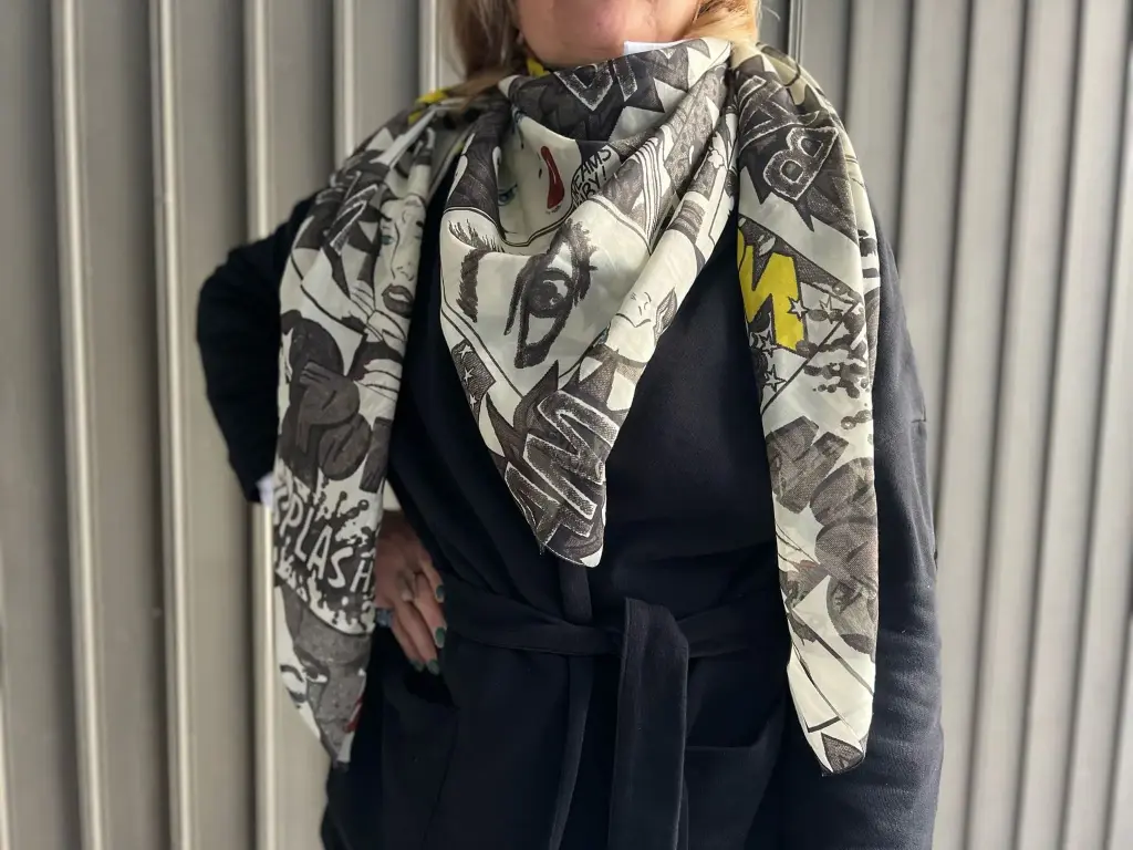 Scarf Unisex Wow