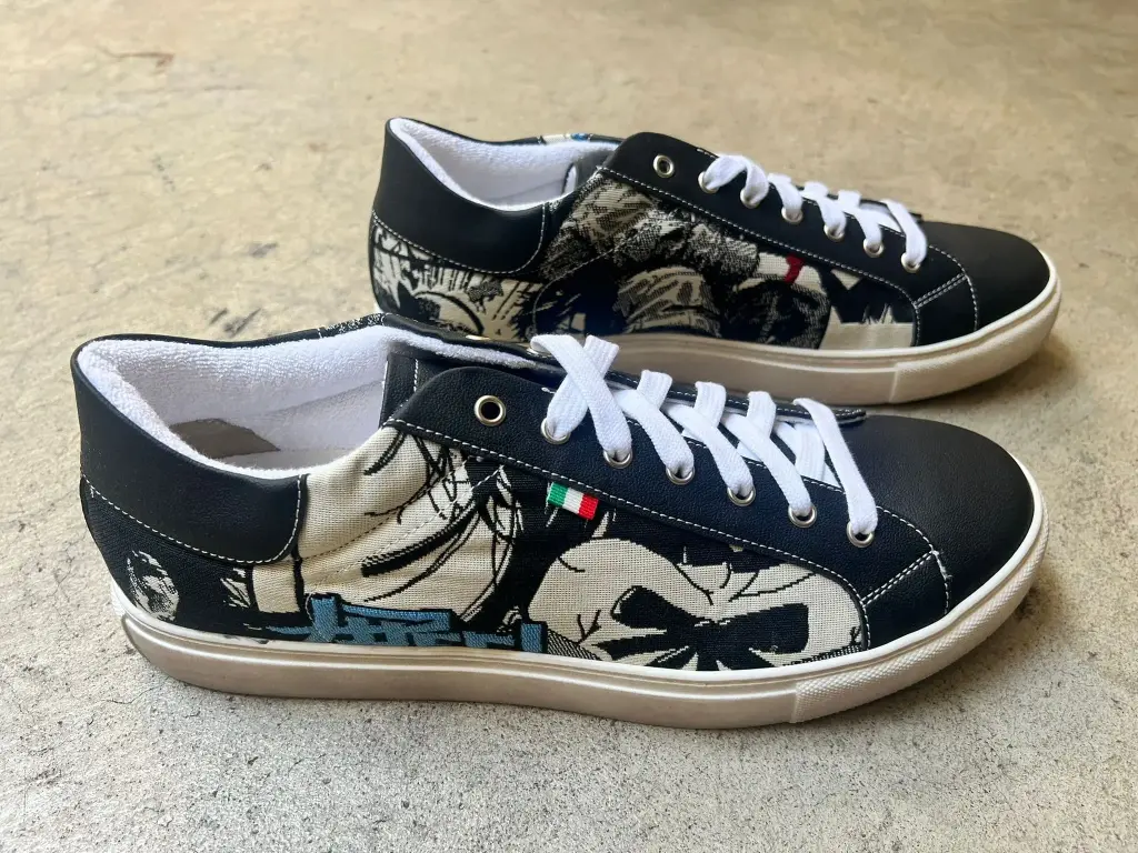 [38MBE45] Manga Sneaker Black Ecru