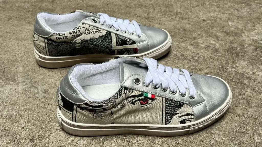 Comic Sneakers Silver Ecru