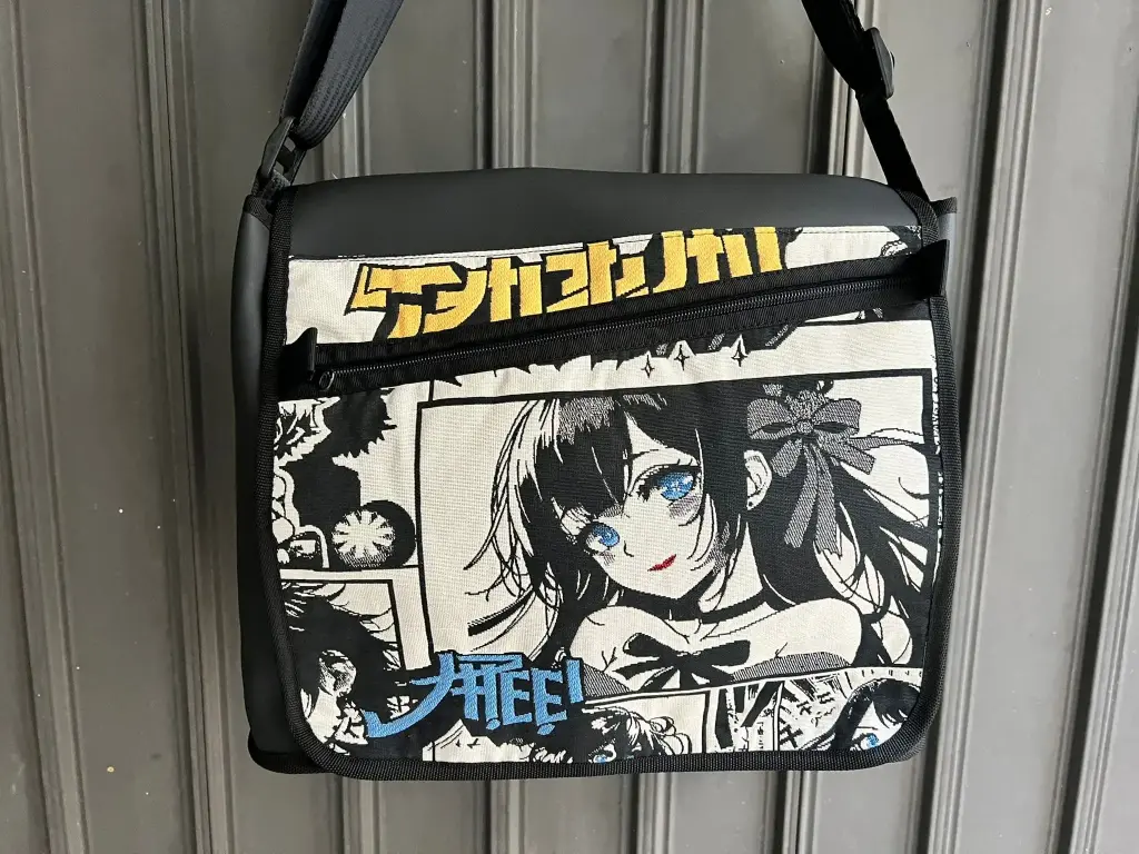 Postal Bag Manga Ecru