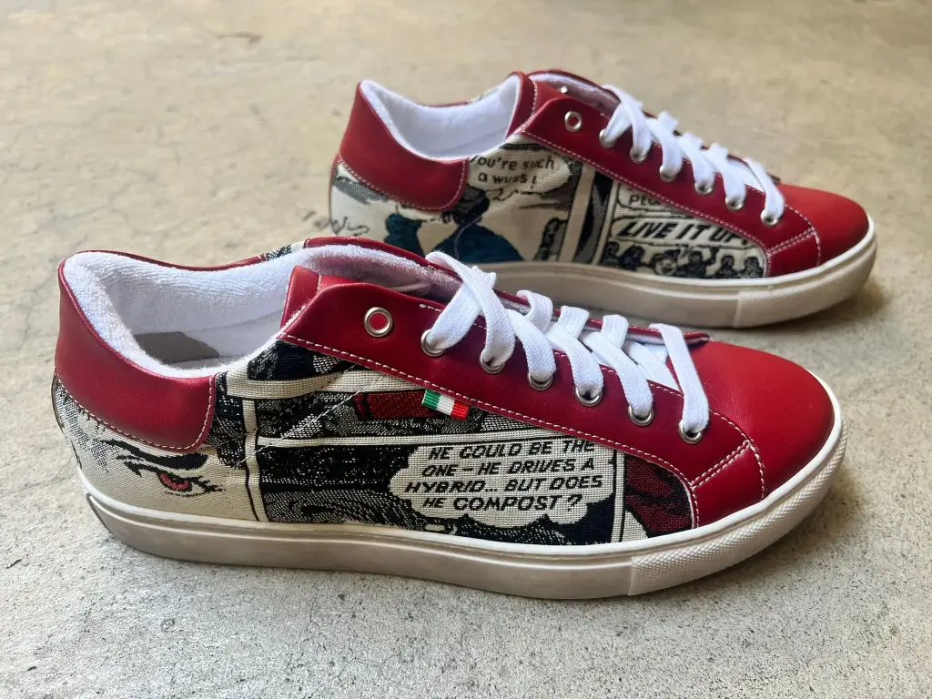 Comic Sneaker Prune Ecru