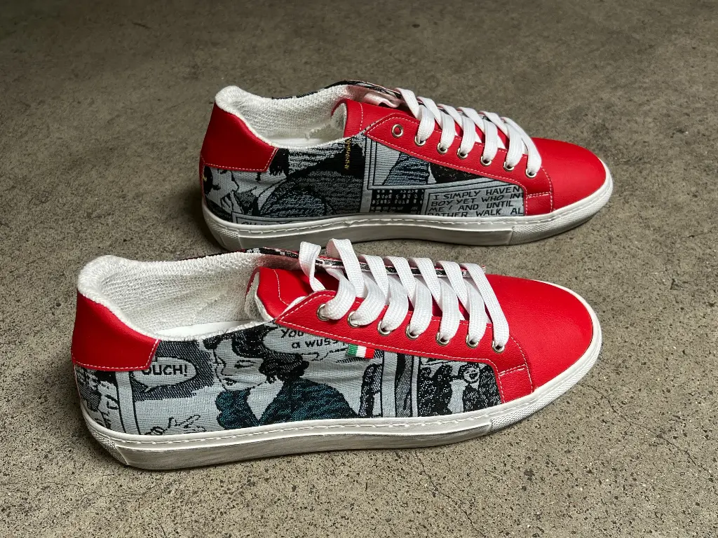 Comics Sneaker Red in Jeans