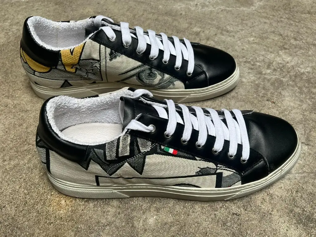 [20WBE45] Wow Sneaker Black Ecru