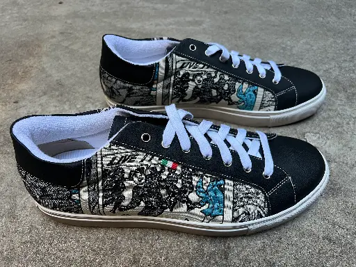 [47CBE46] Comic Sneaker Black Ecru