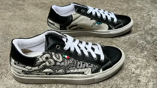 [64WBE42] Wow Sneakers Black Ecru